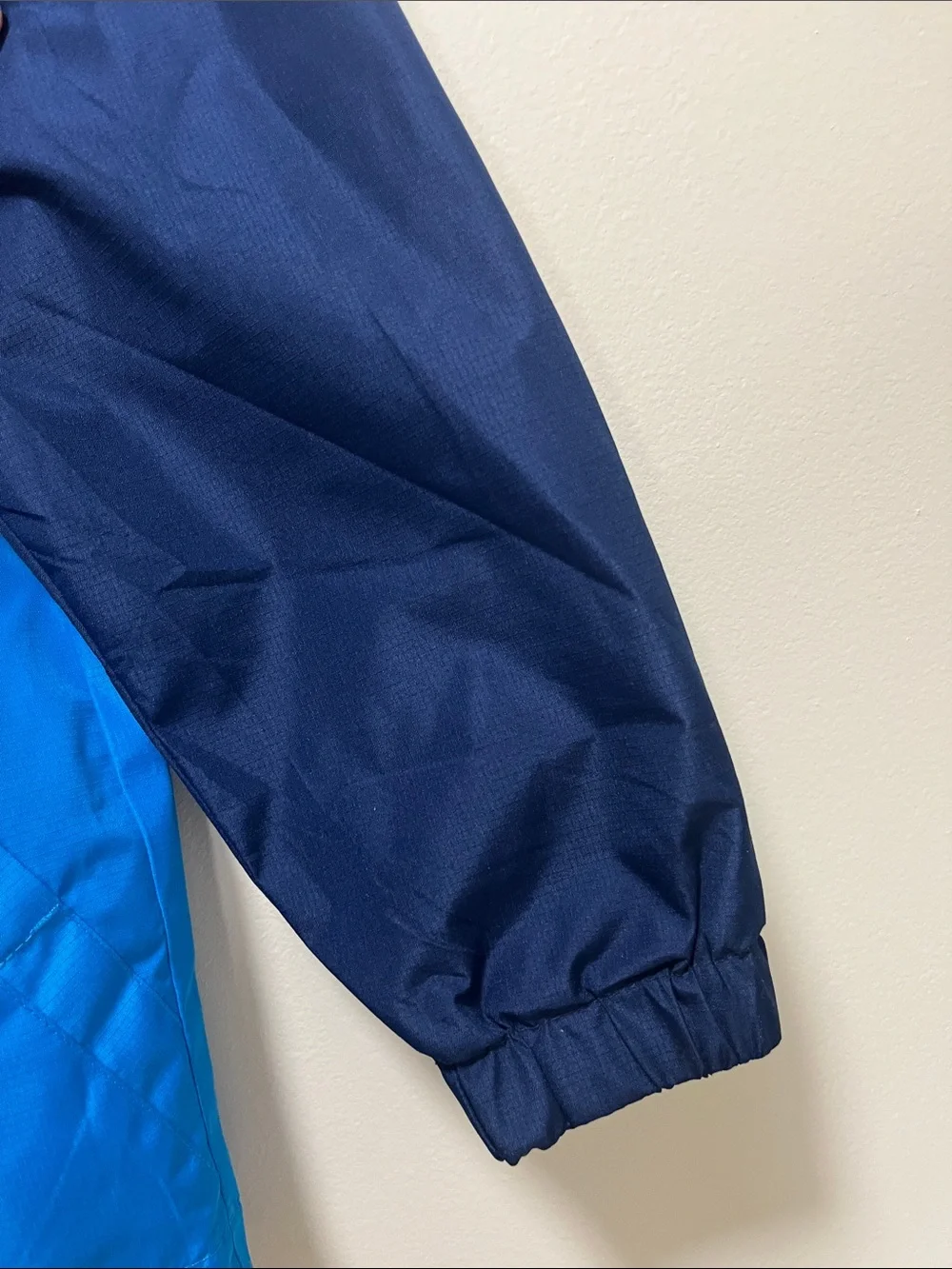Eddie Bauer Navy and Bright Blue Kids Hooded Windbreaker Size 5/6 Years